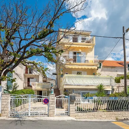 Semesterbostad Vue - 3 Floor Private House By The Sea Split