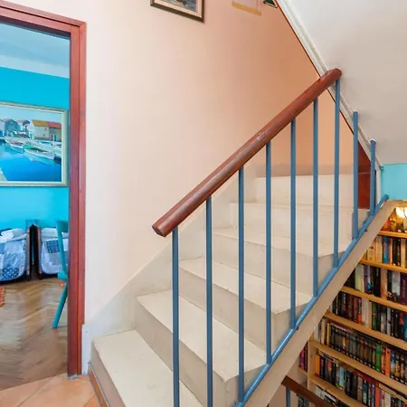 Vue - 3 Floor Private House By The Sea Semesterbostad Split