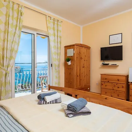 Vue - 3 Floor Private House By The Sea Split