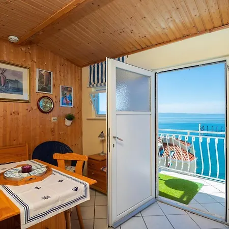 Vue - 3 Floor Private House By The Sea Nyaraló *